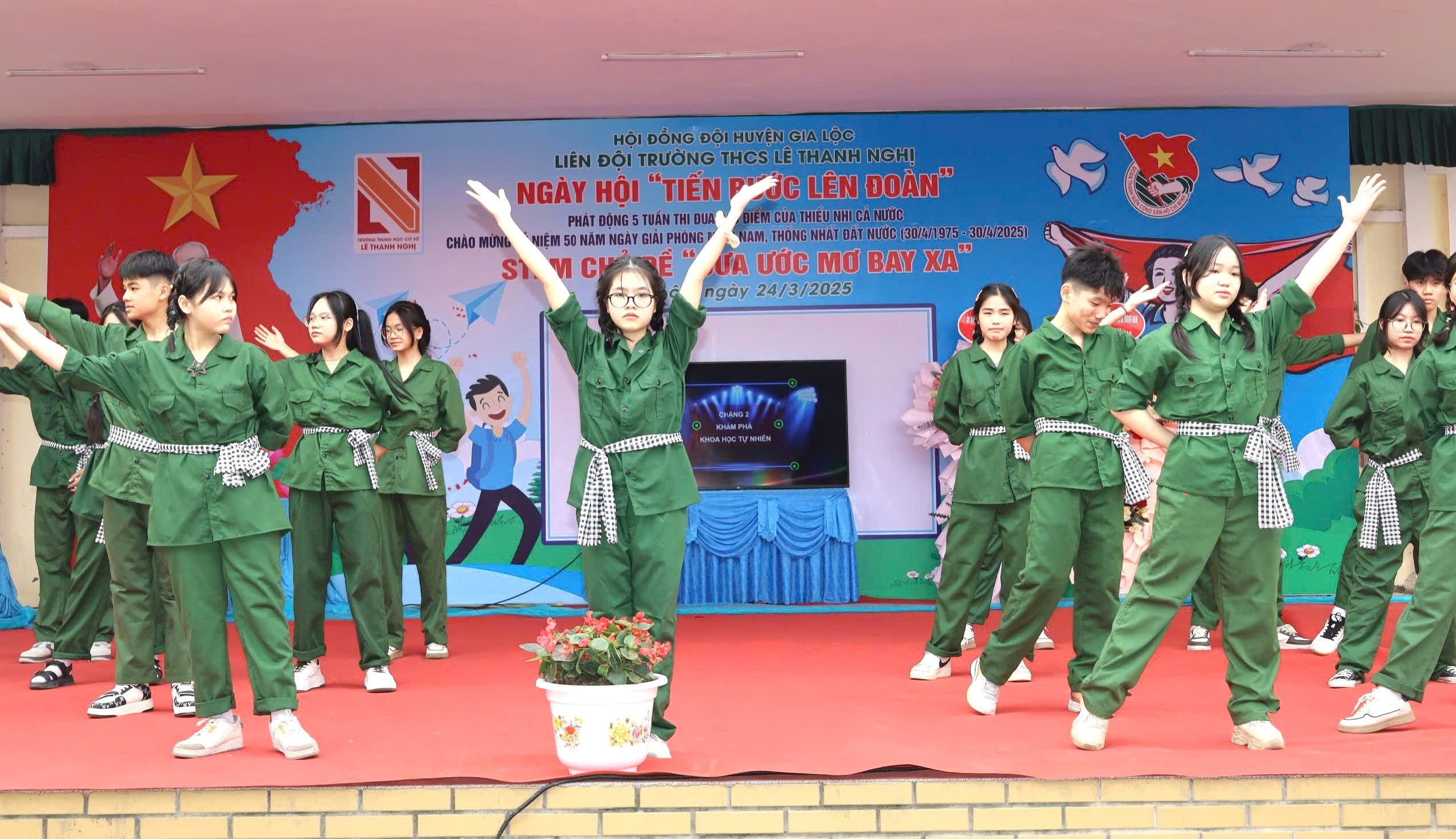 z6436896046918_09b030153ec13123cddc2dfd300ddd73.jpg