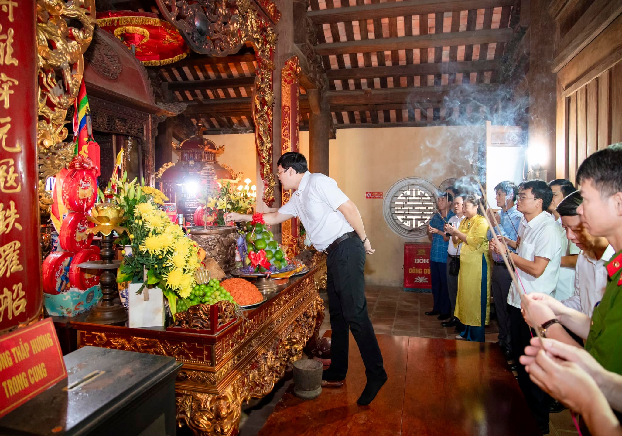 Dang huong Den Quat 2.jpg