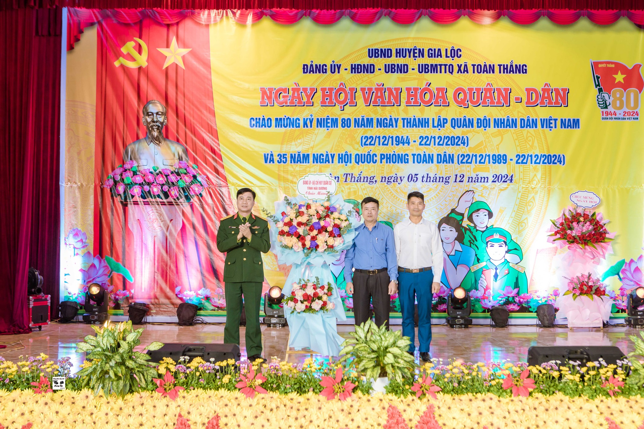 Ngày hội Toàn thắng 3.jpg