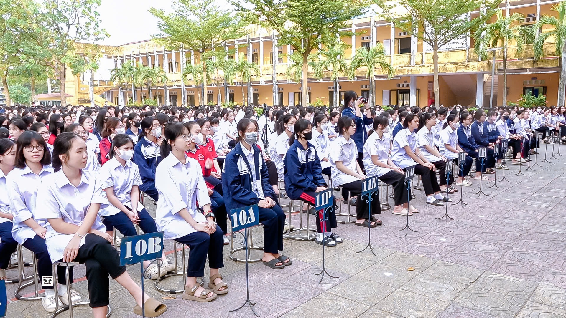 THPT Gia Lộc2.jpg