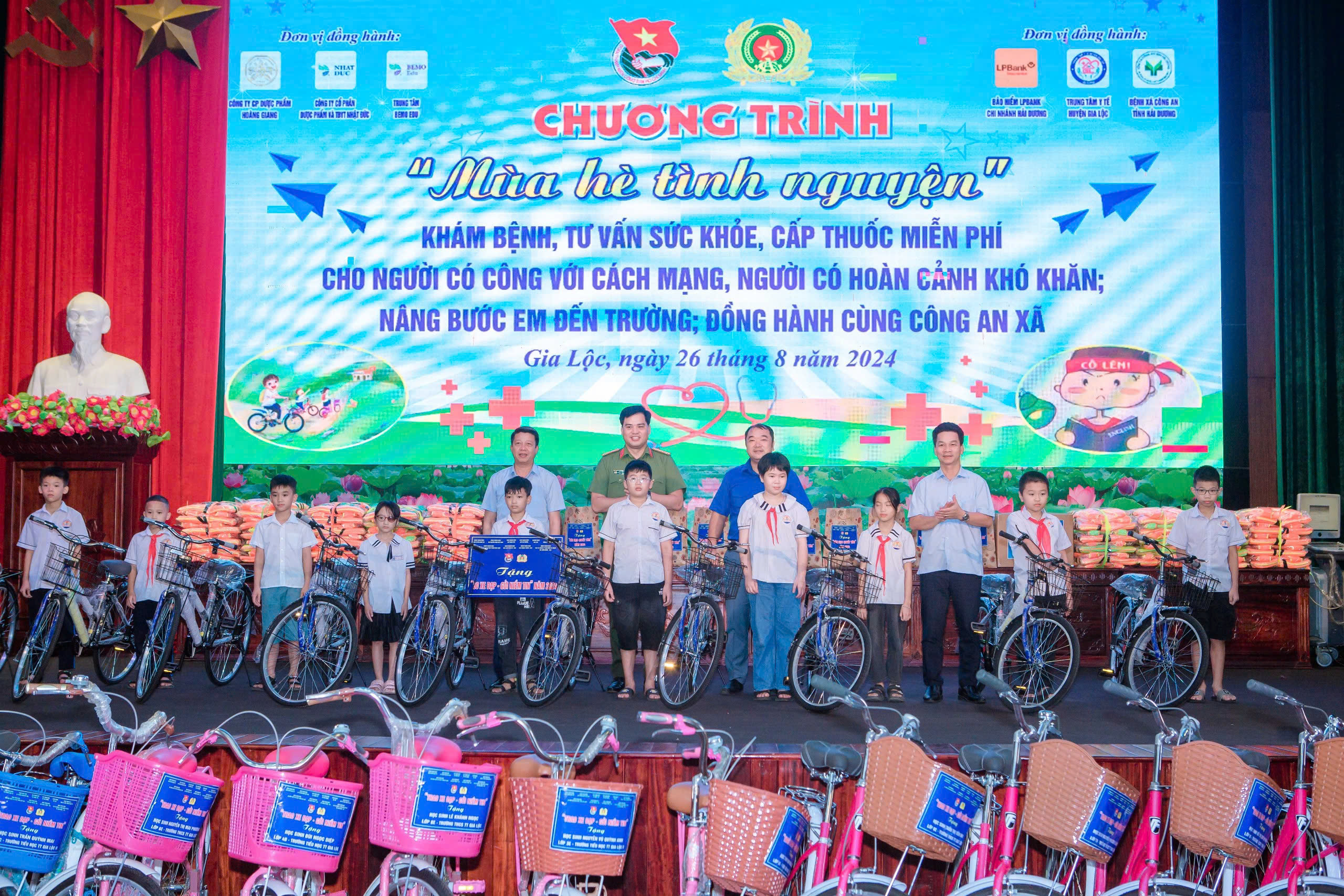 Mua he tinh nguyen 4.jpg