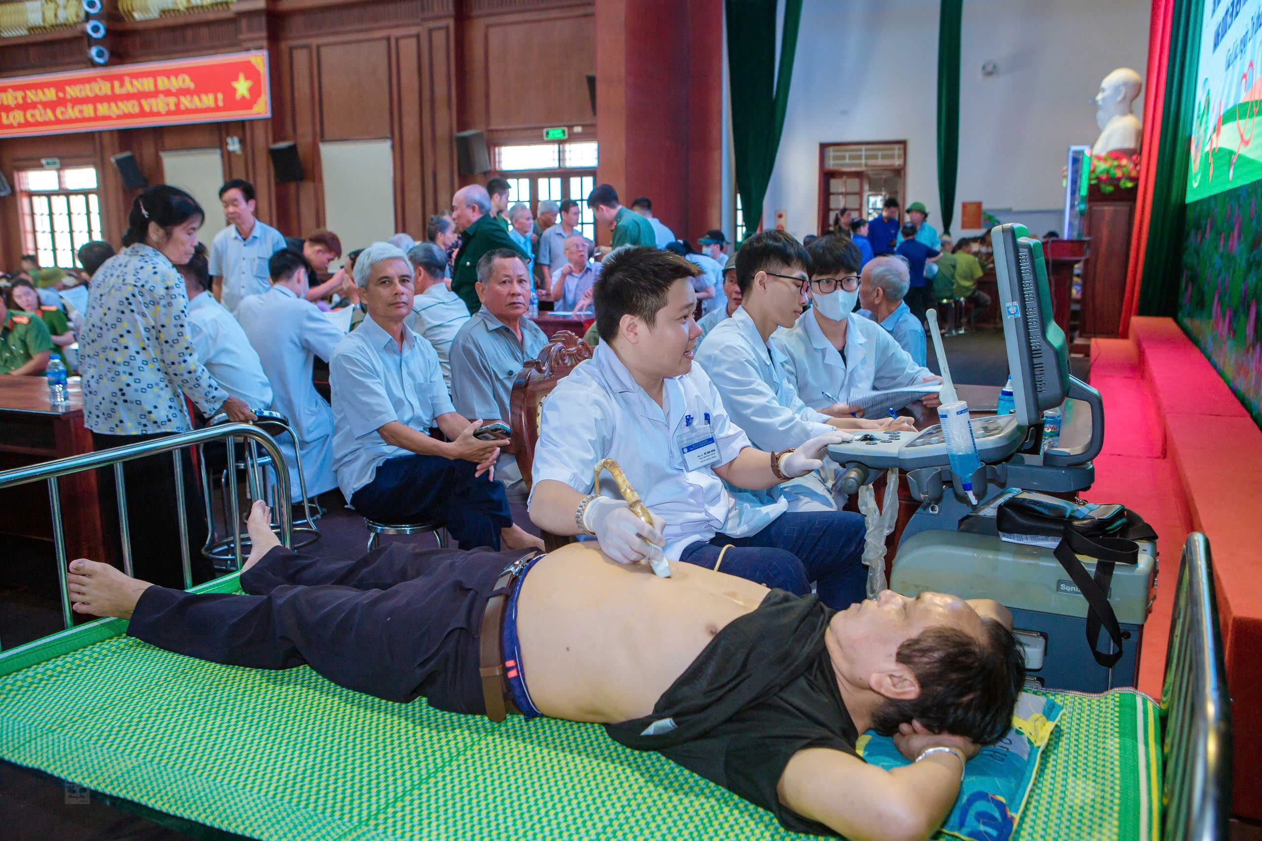 Mua he tinh nguyen 8.jpg