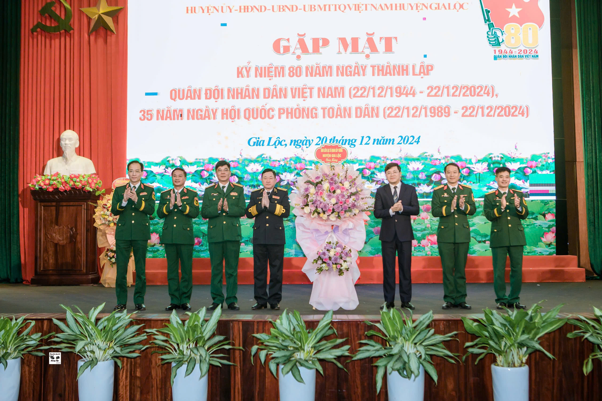 80nam QDND.jpg