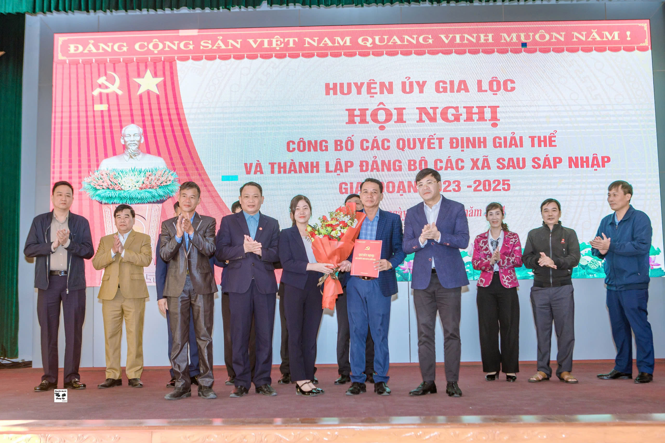TL 4 đảng bộ sáp nhập3.jpg