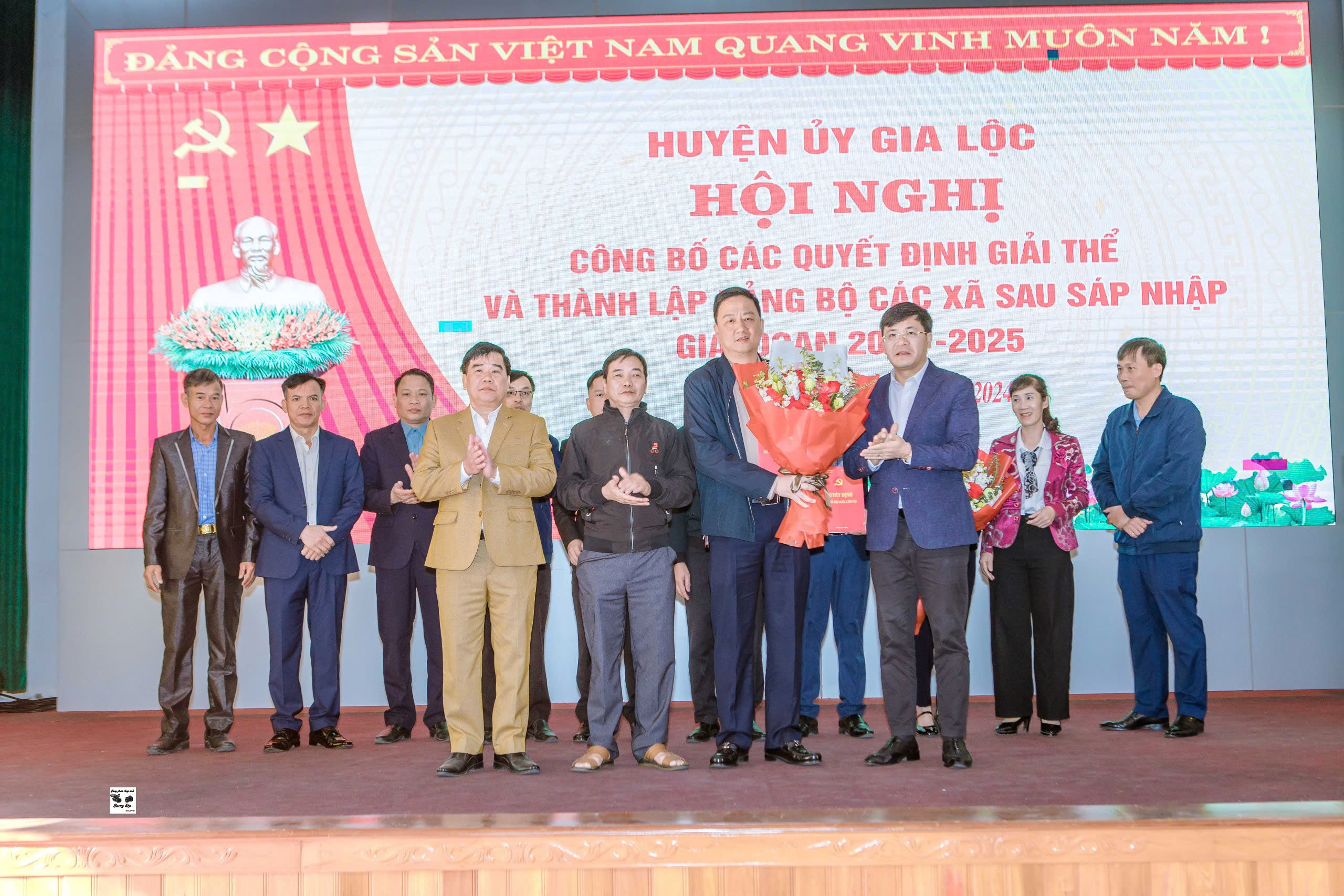 TL 4 đảng bộ sáp nhập4.jpg