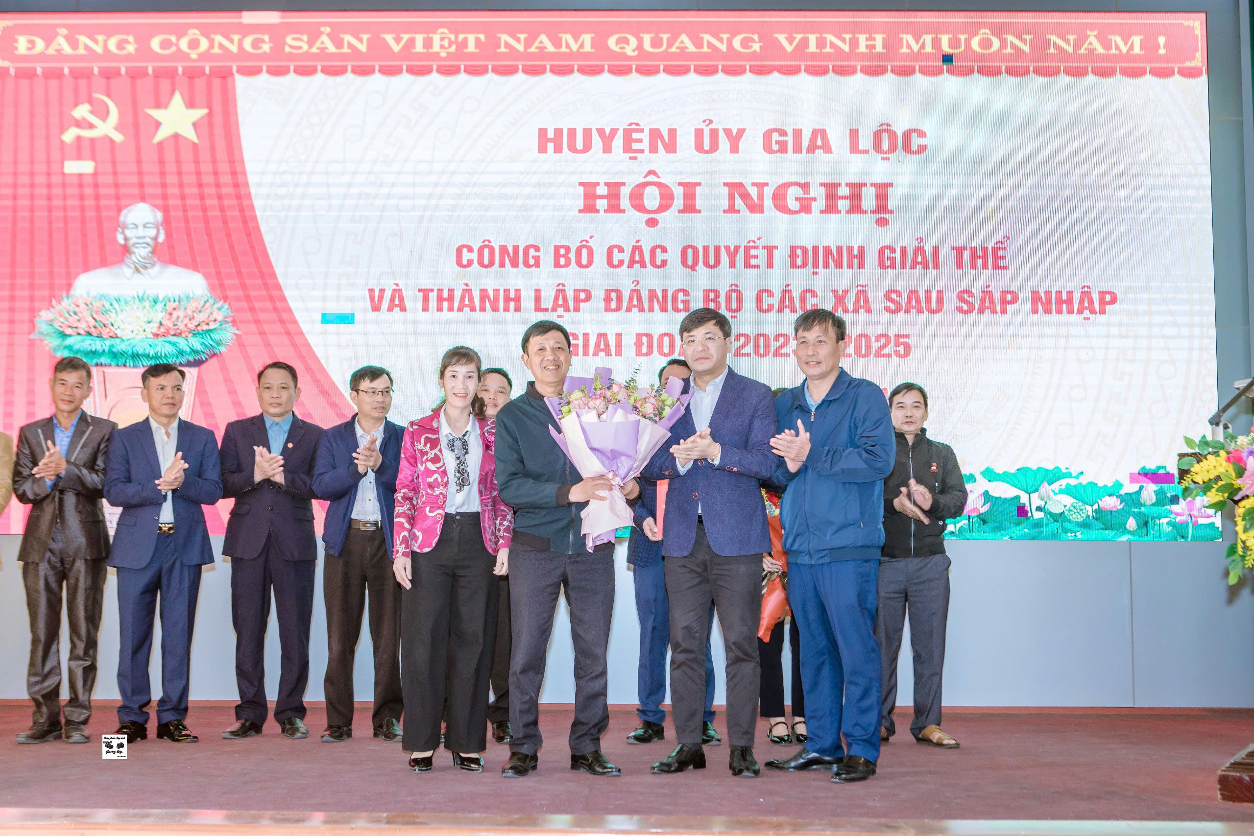 TL 4 đảng bộ sáp nhập5.jpg