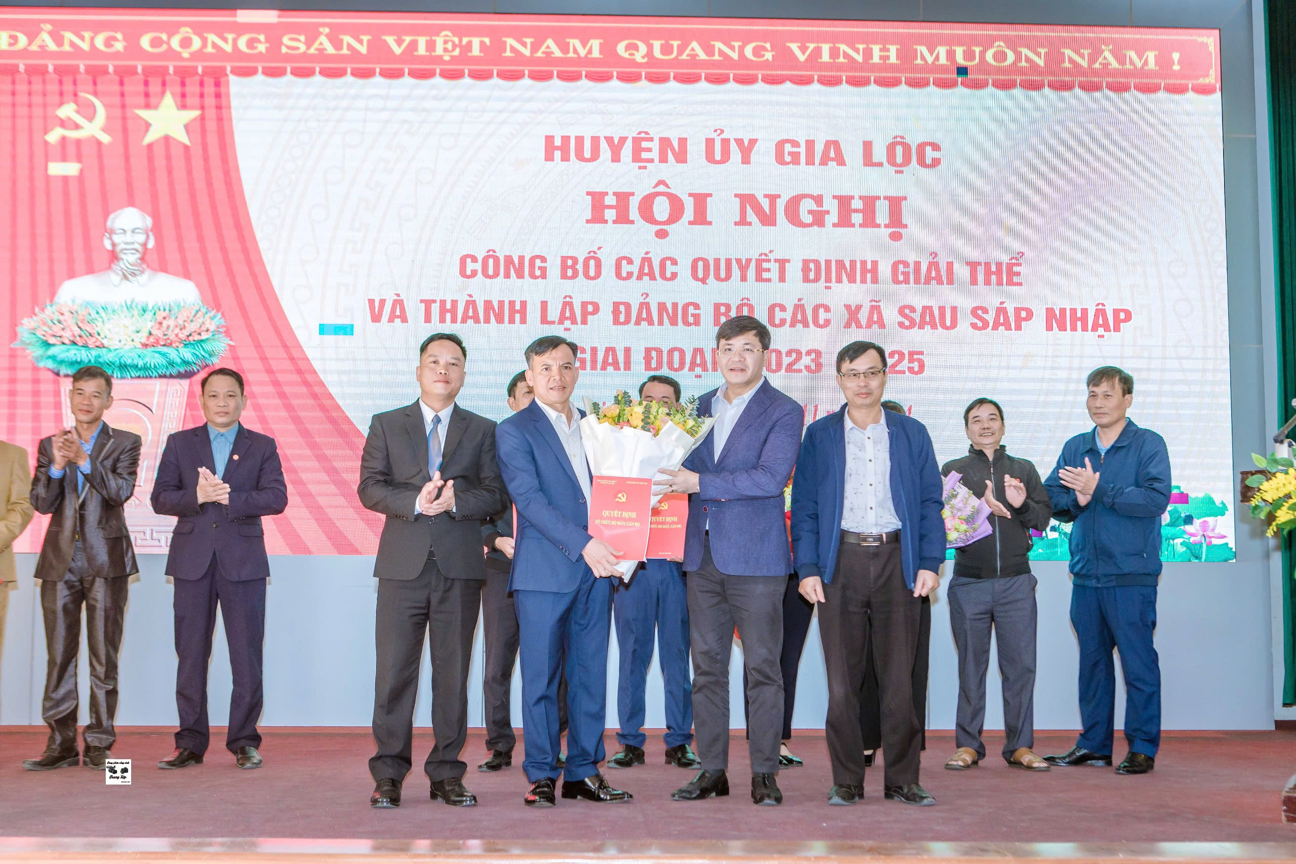TL 4 đảng bộ sáp nhập6.jpg