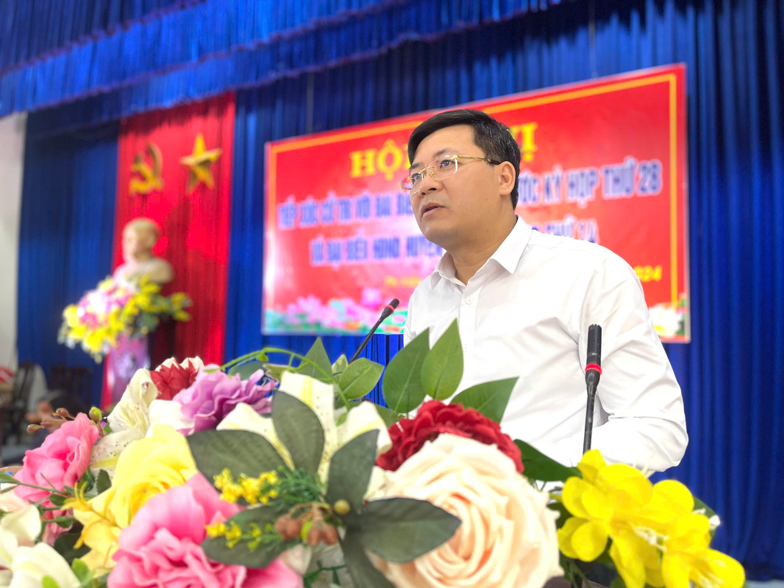 Tiếp xúc cử tri 4.jpg