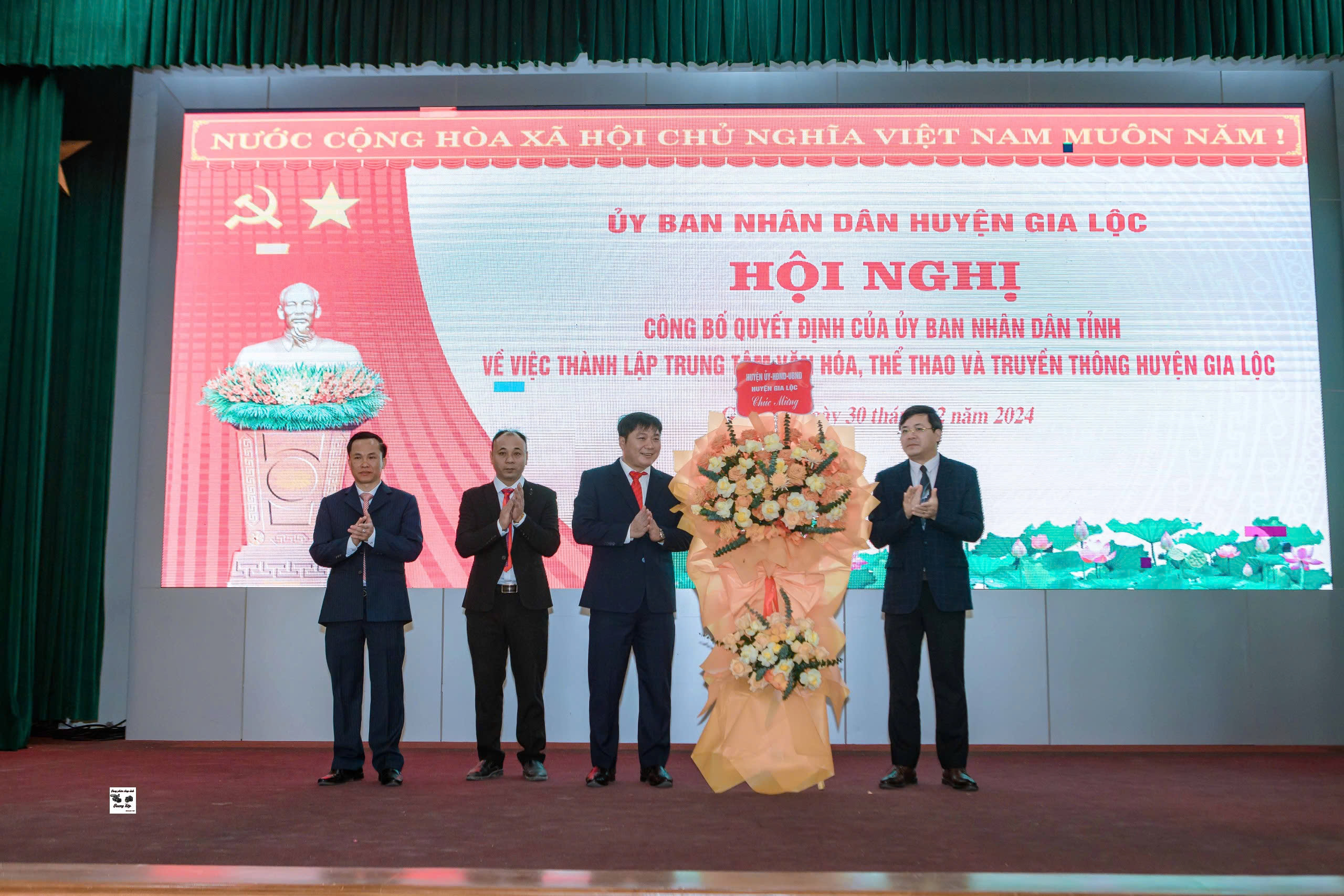 Thành lập TTVHTTTT3.jpg